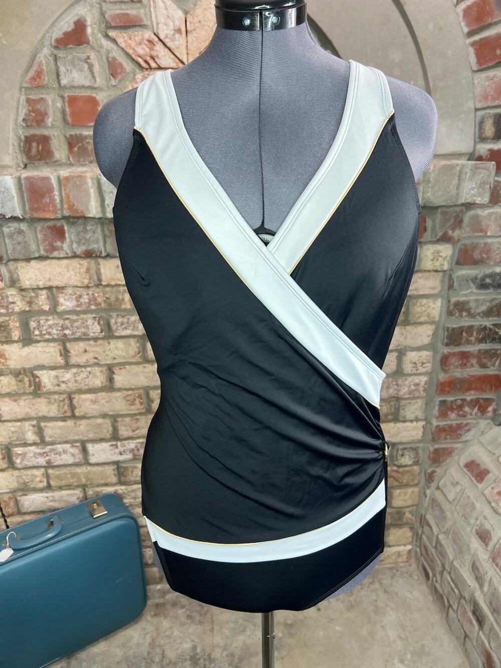 Croft & Barrow one piece swimsuit V neck black white